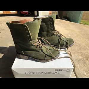 NIB NEW Steve Madden olive boots size 6.5